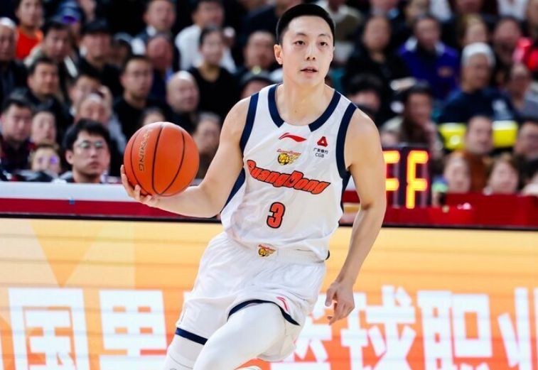 开云体育APP下载-超北京升第3！广东48分狂胜送四川开局32连败 徐杰20+4三分
